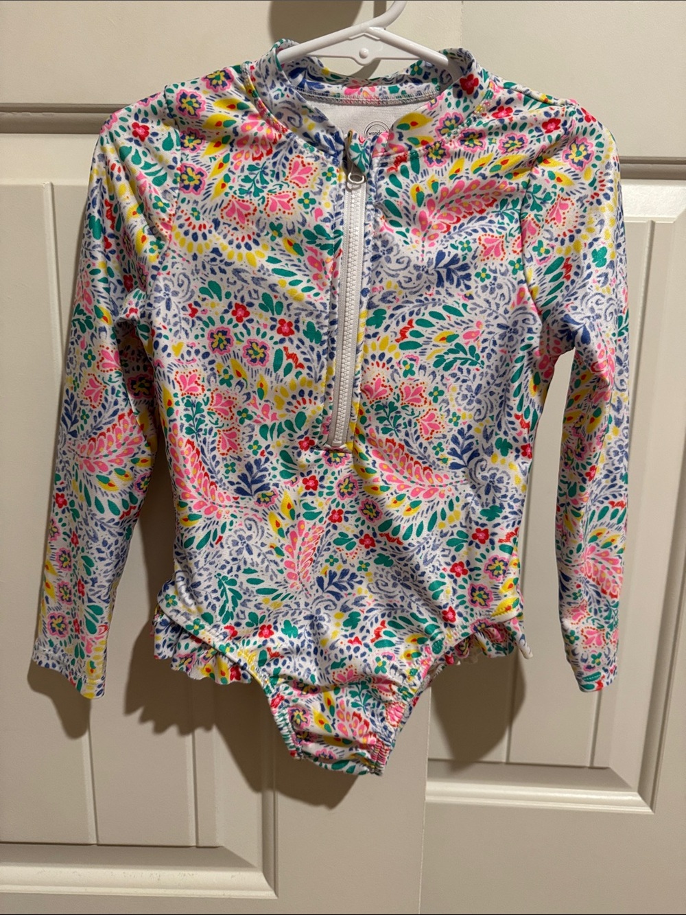 wonder nation White Long-Sleeve Floral Rashguard with Pink, Yellow, Green & Blue